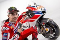 motogp-ducati-desmosedici-gp17-launch-2017-jorge-lorenzo-ducati-team